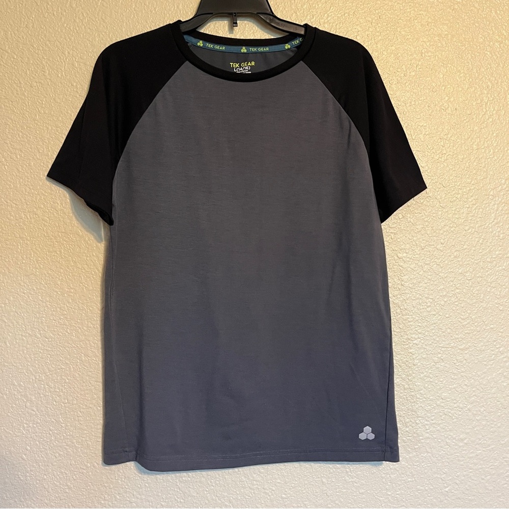 Tek Gear Boy’s L (14/16) Gray & Black Short Sleeve Tee